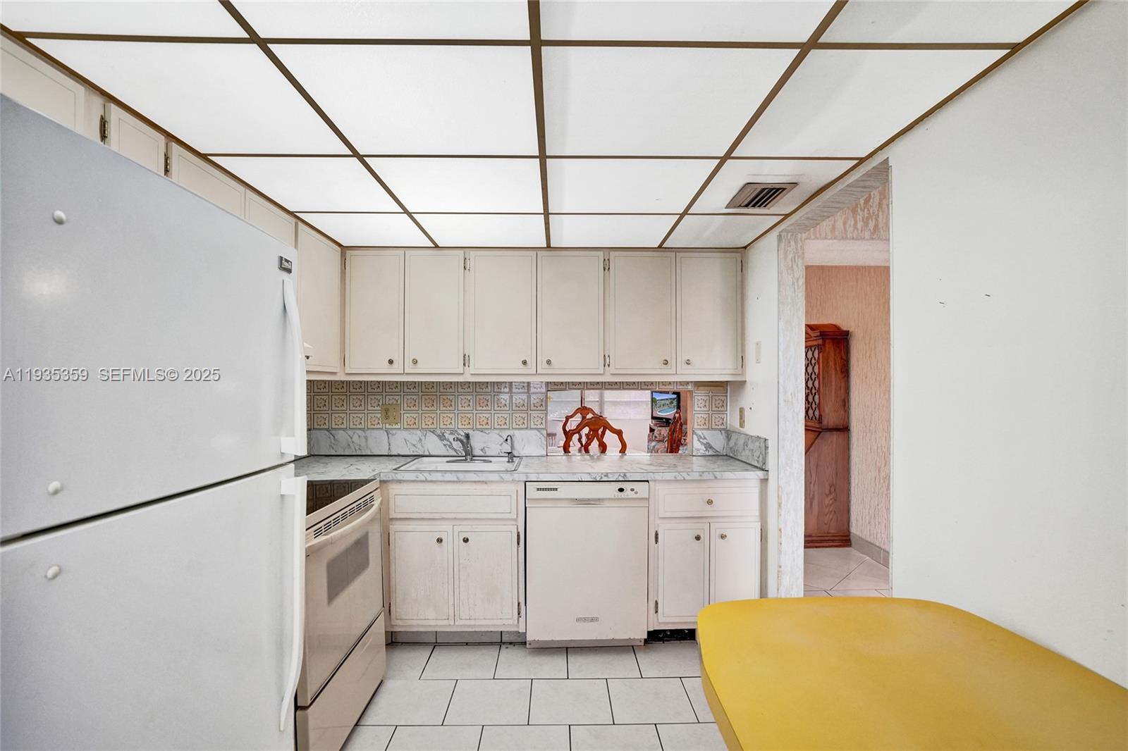 LAUDERDALE OAKS CONDO 4 - Residential