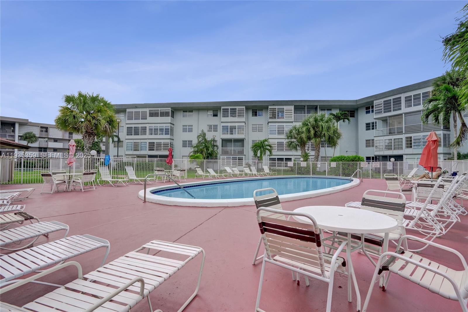 LAUDERDALE OAKS CONDO 4 - Residential