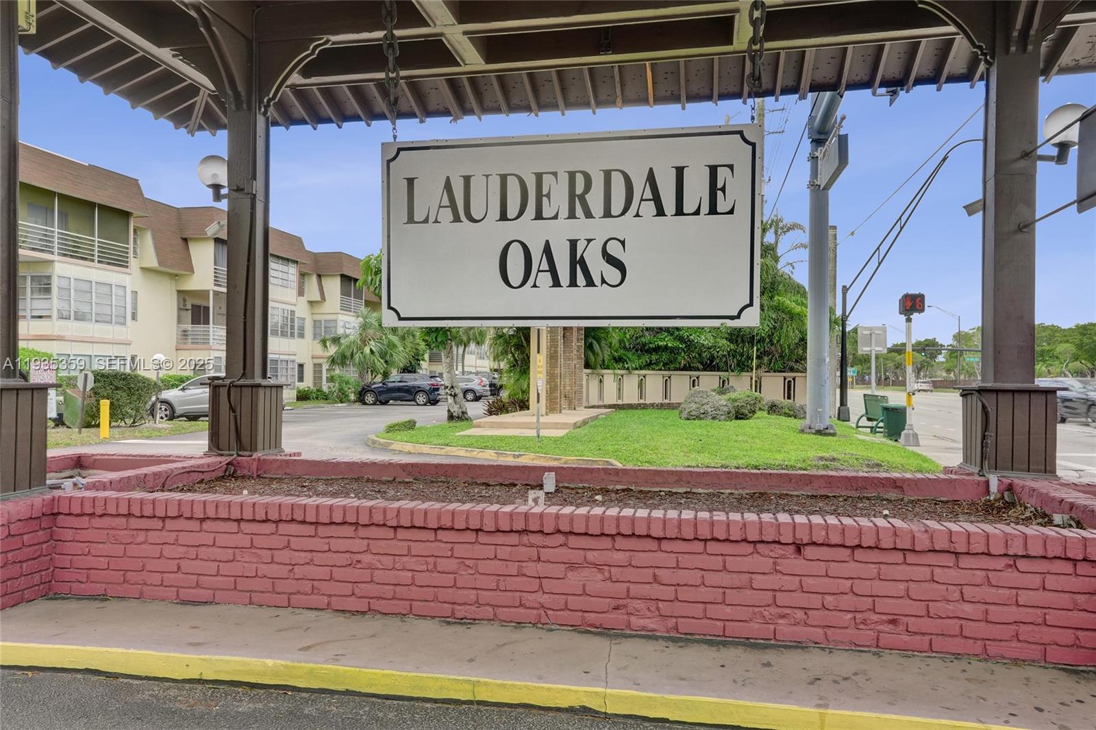 LAUDERDALE OAKS CONDO 4 - Residential