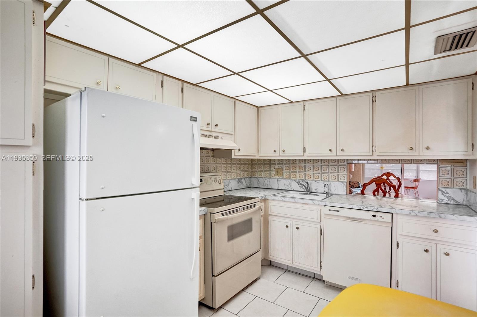 LAUDERDALE OAKS CONDO 4 - Residential