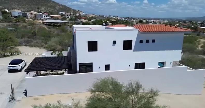 25 Paséo Vista Hermosa