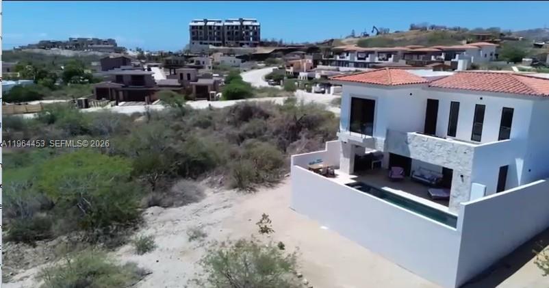 25 Paséo Vista Hermosa