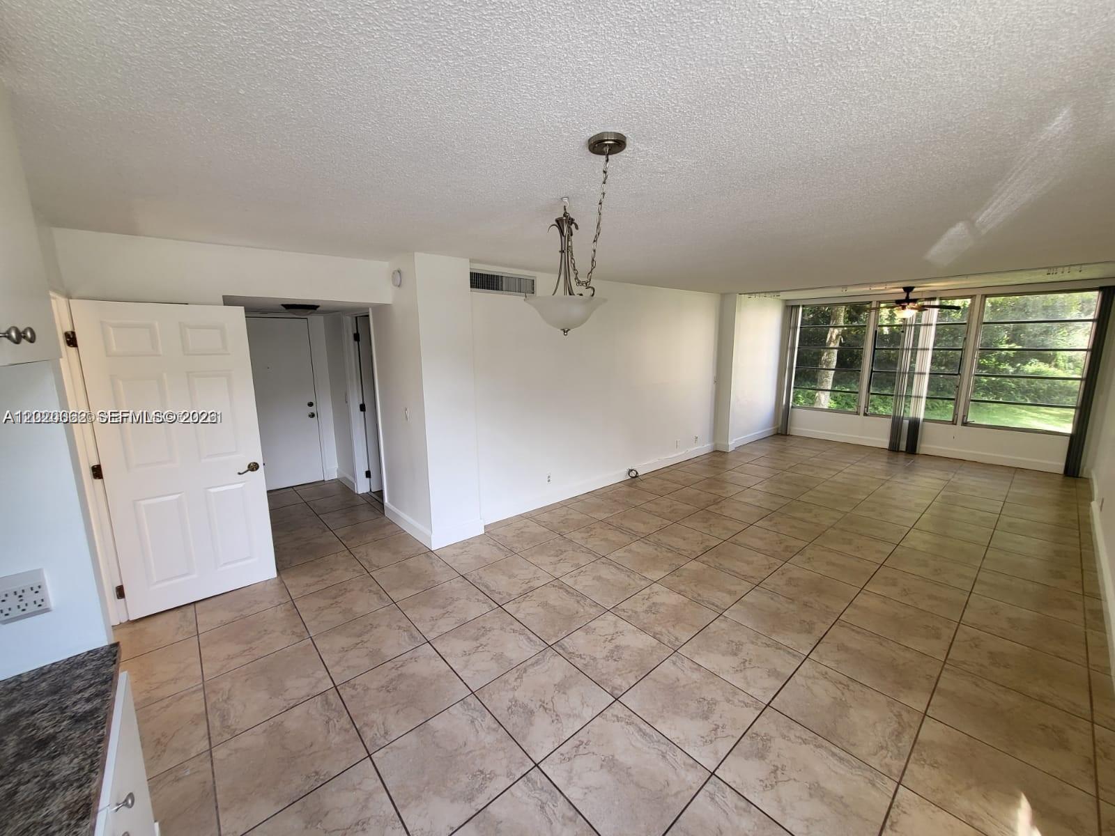 9440 Live Oak Pl 201