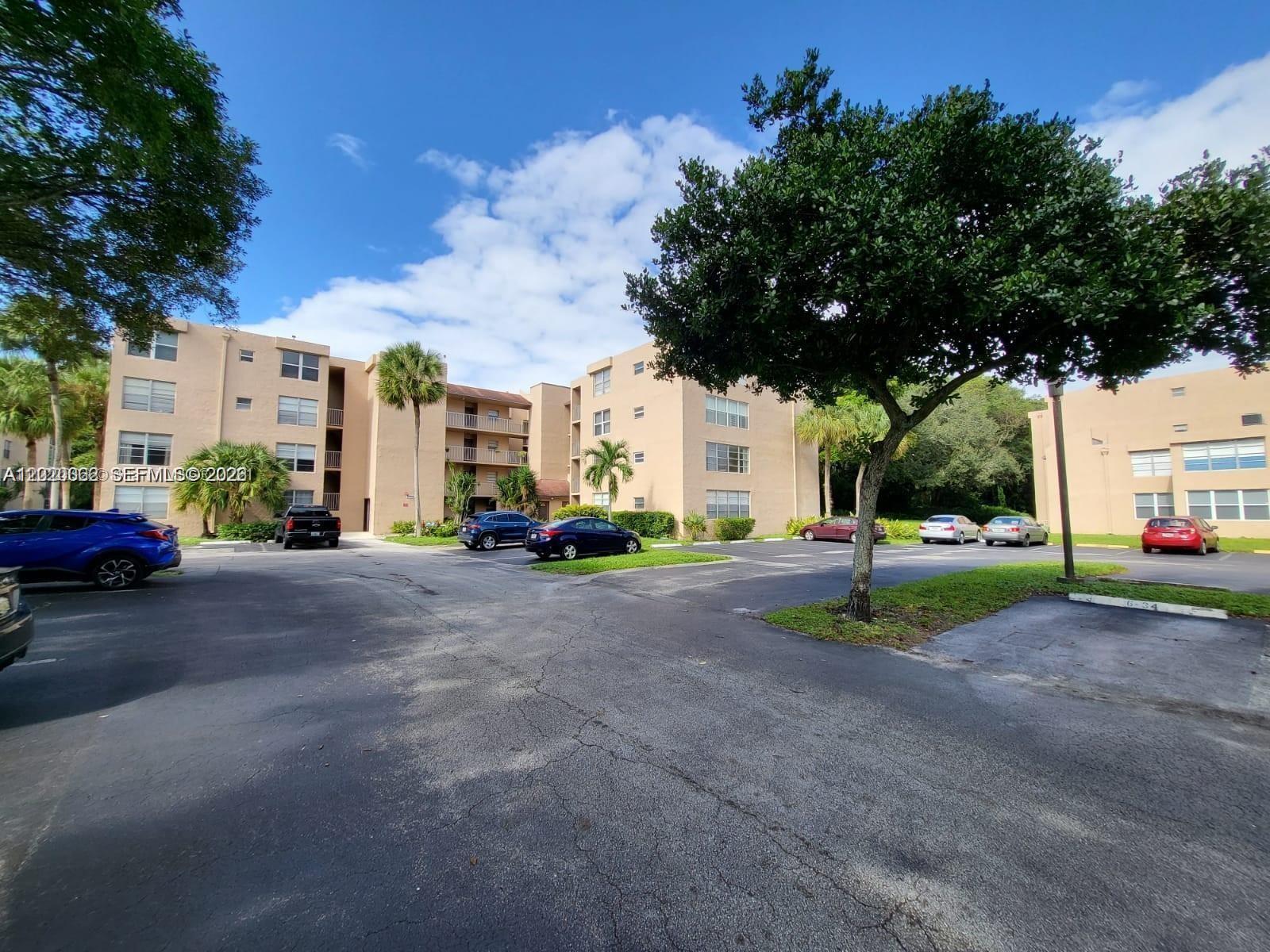 9440 Live Oak Pl 201
