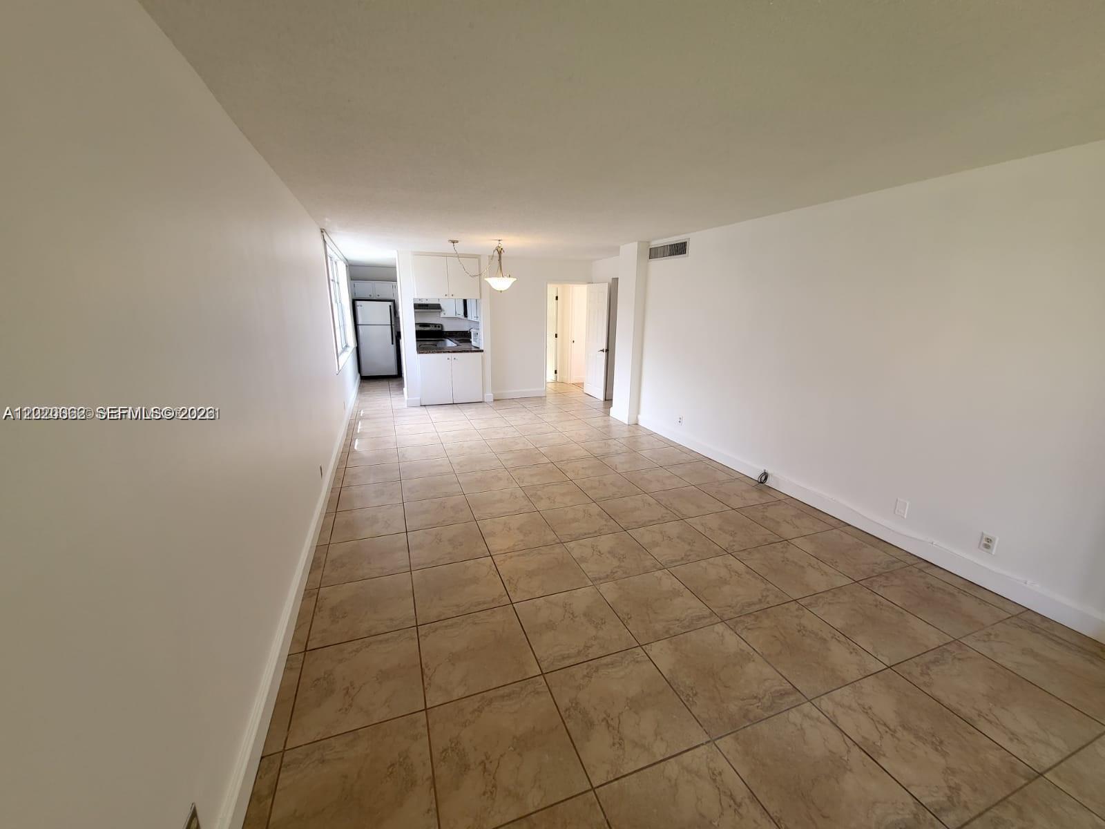 9440 Live Oak Pl 201