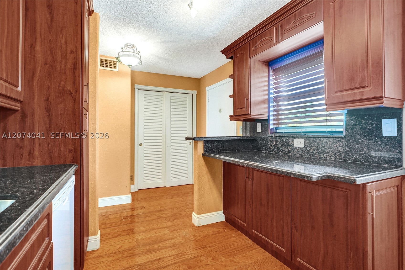 1001 NE 14th Ave 402