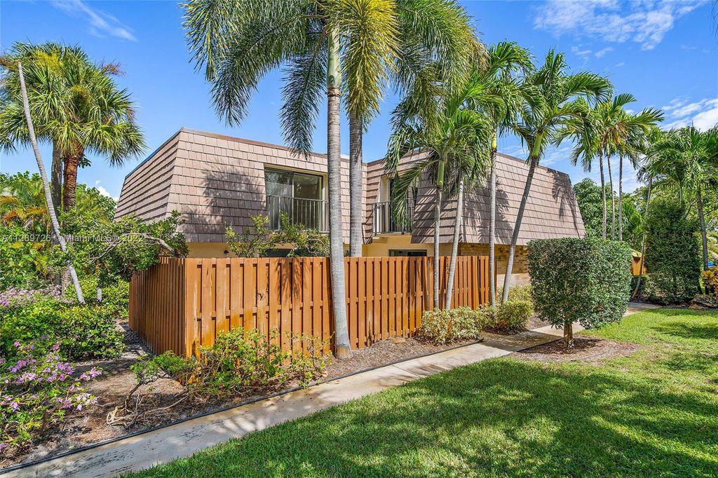 Photo of 142 Ocean Cove Dr, Jupiter, FL 33477 (MLS # A11289726)