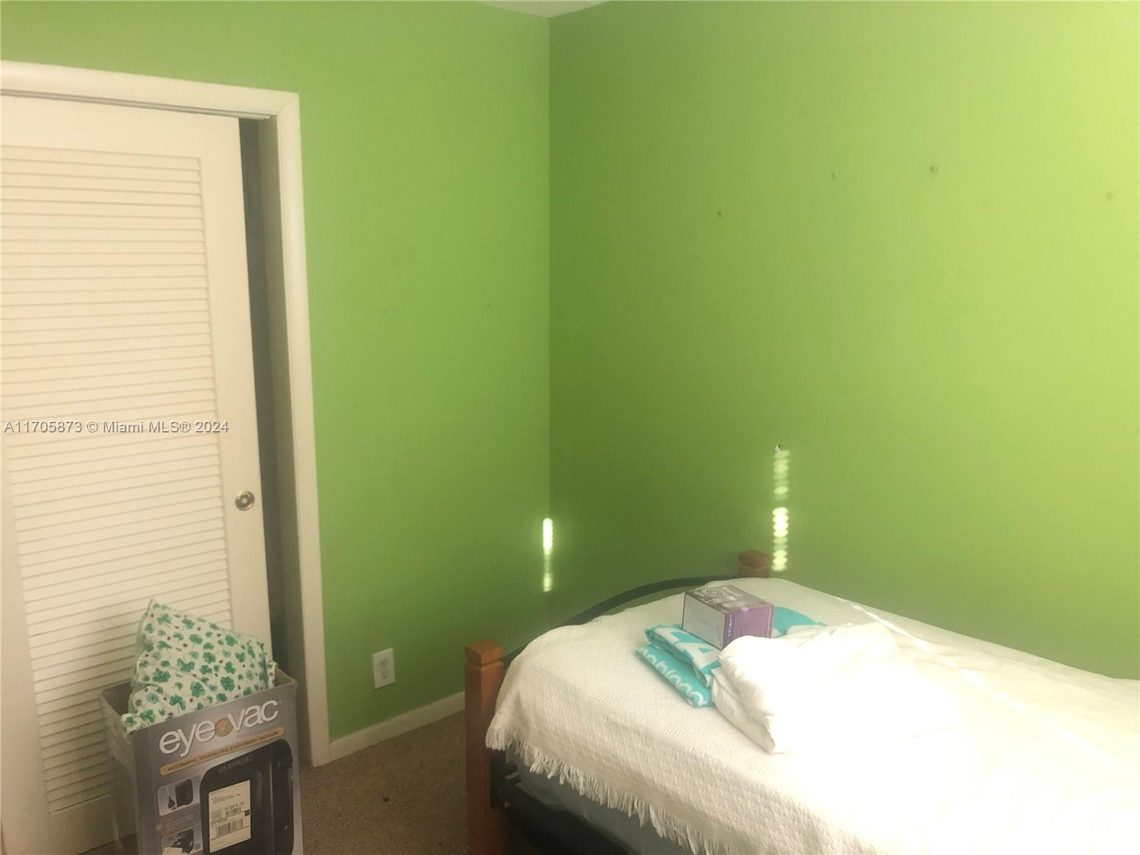 BOCA RATON HILLS SEC 3 - Residential