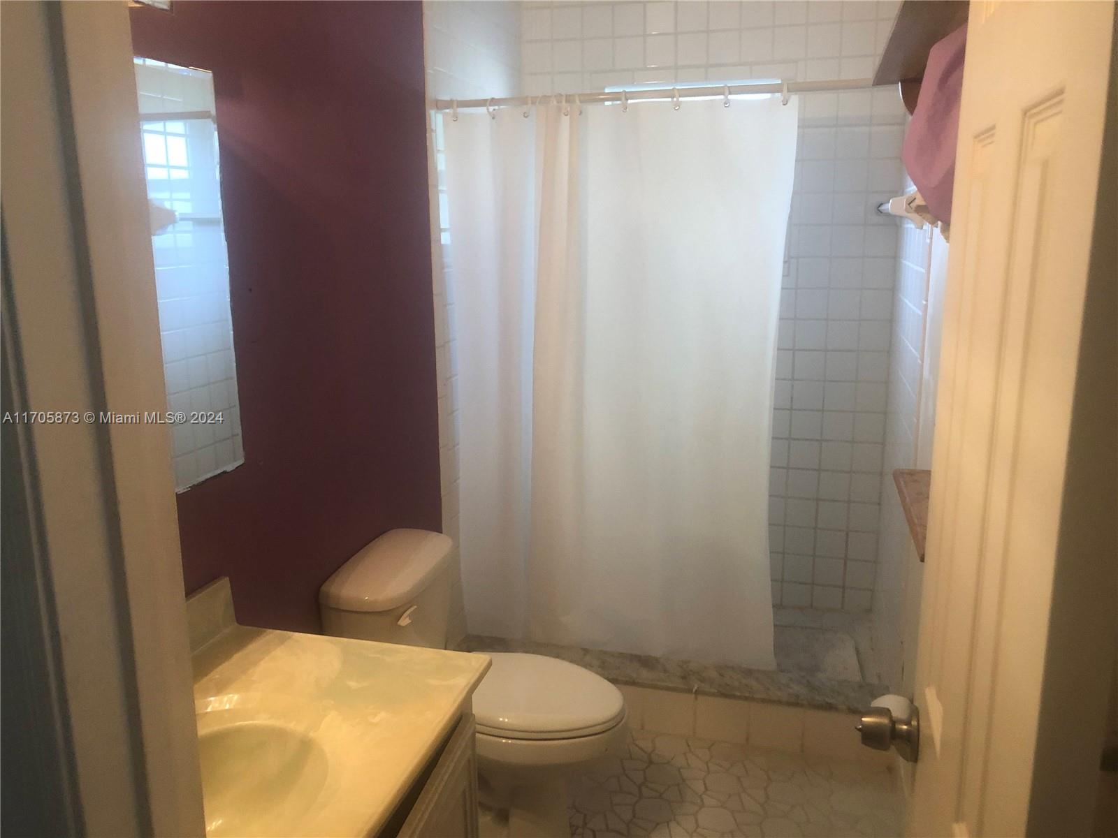 BOCA RATON HILLS SEC 3 - Residential