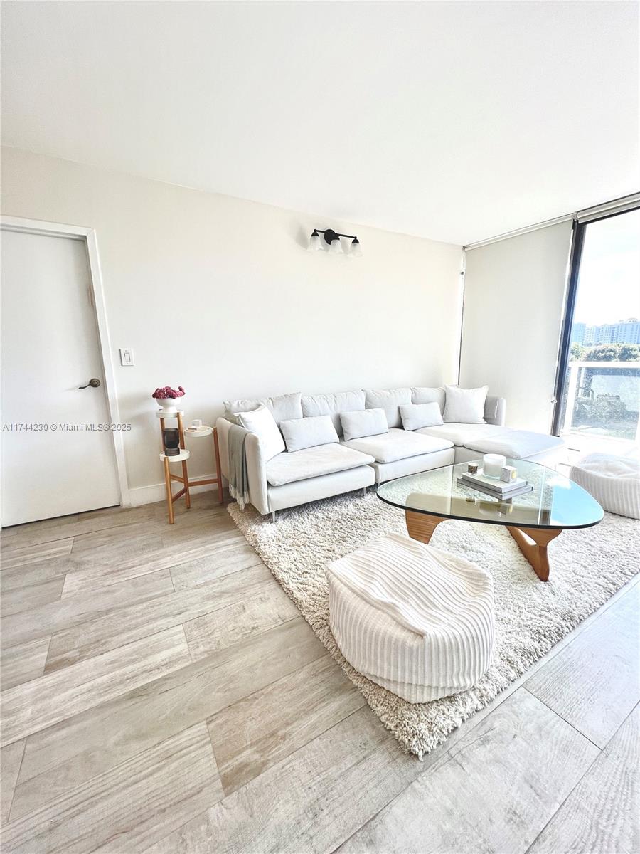 AVENTURA ELDORADO CONDO - Residential