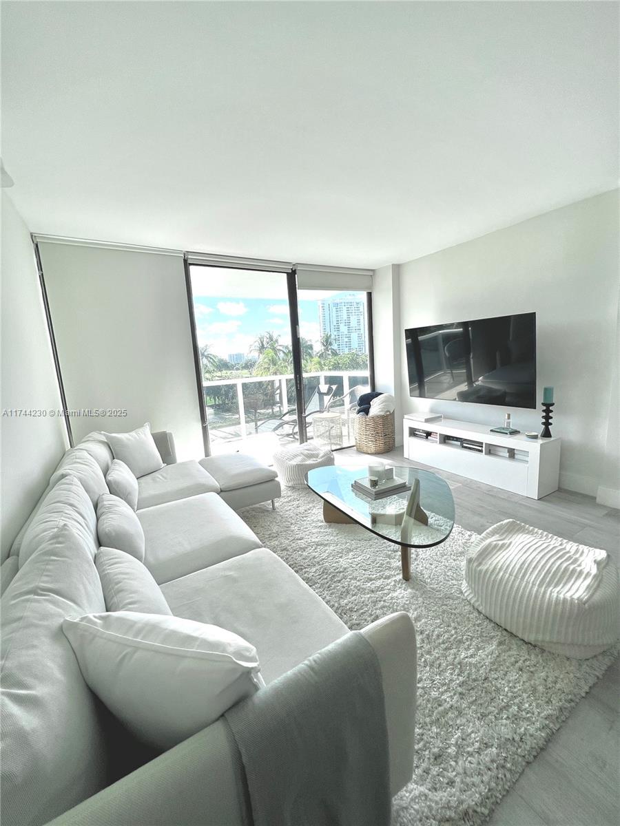 AVENTURA ELDORADO CONDO - Residential