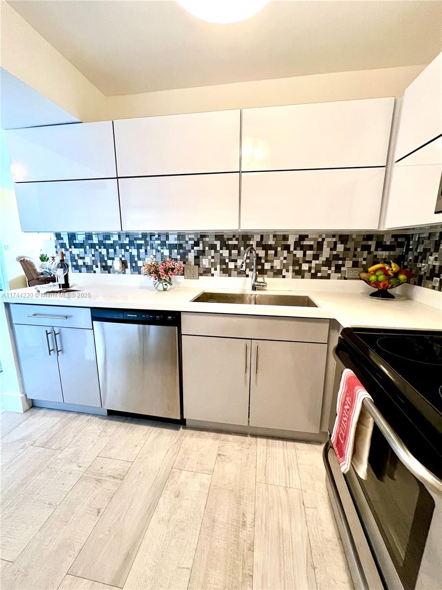 AVENTURA ELDORADO CONDO - Residential