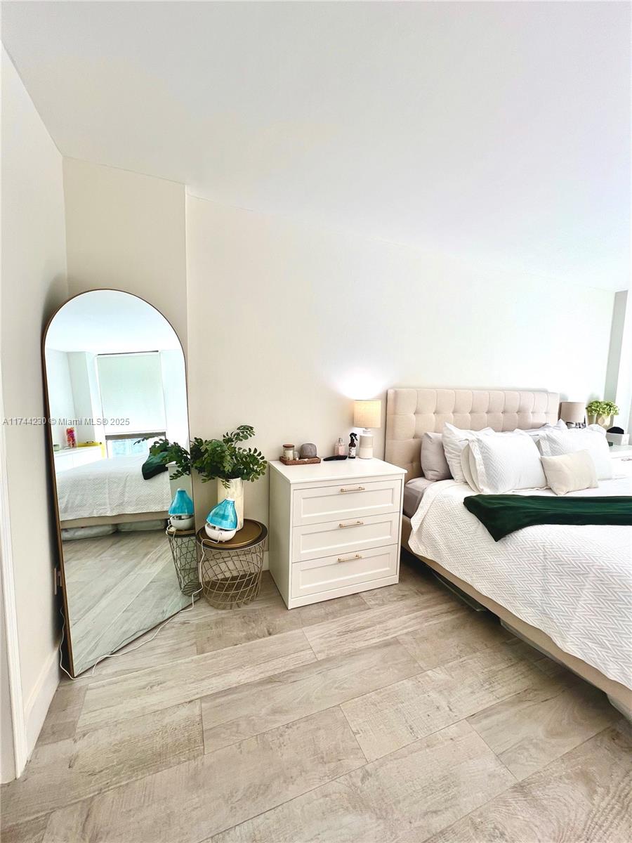 AVENTURA ELDORADO CONDO - Residential