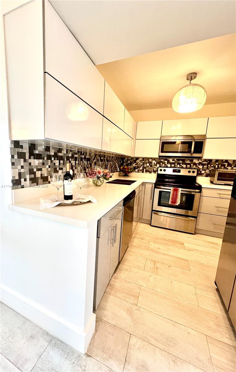 AVENTURA ELDORADO CONDO - Residential