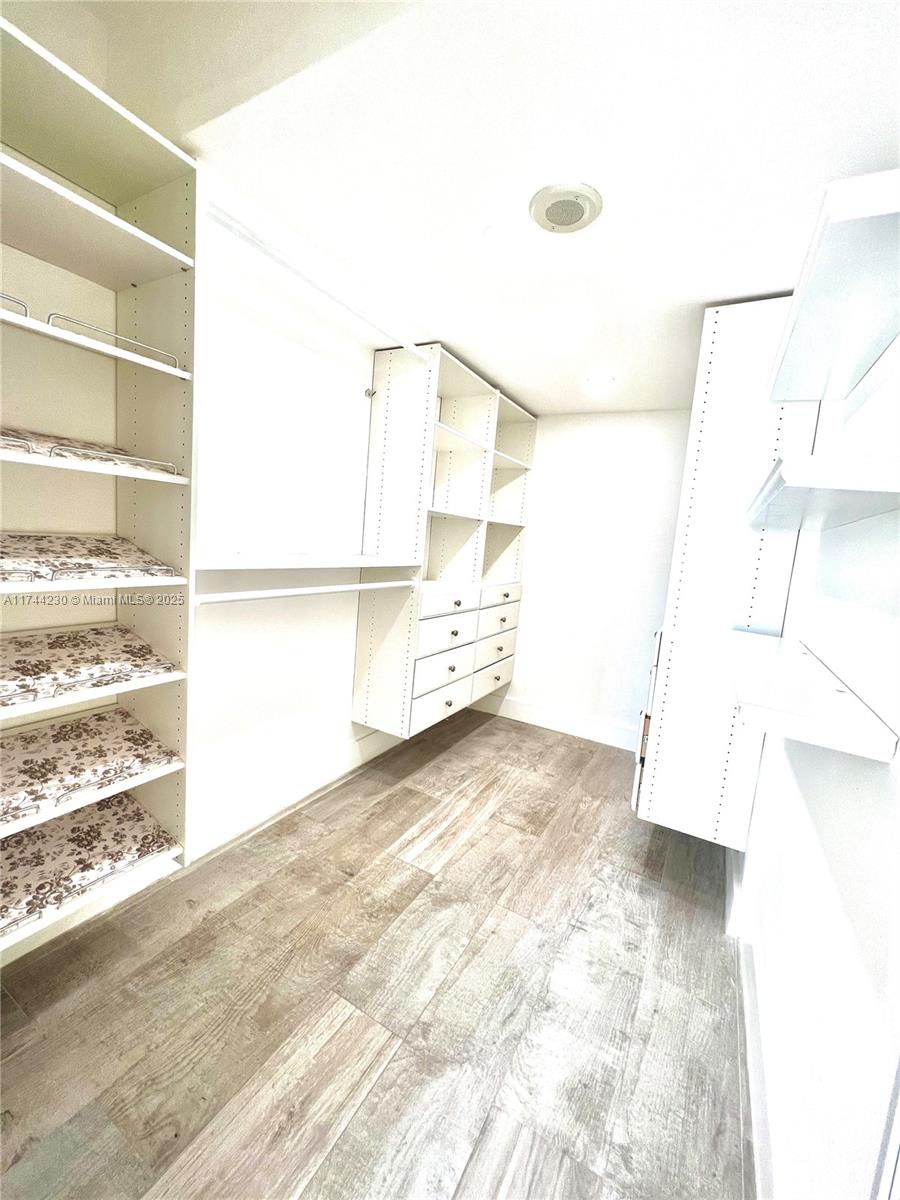 AVENTURA ELDORADO CONDO - Residential