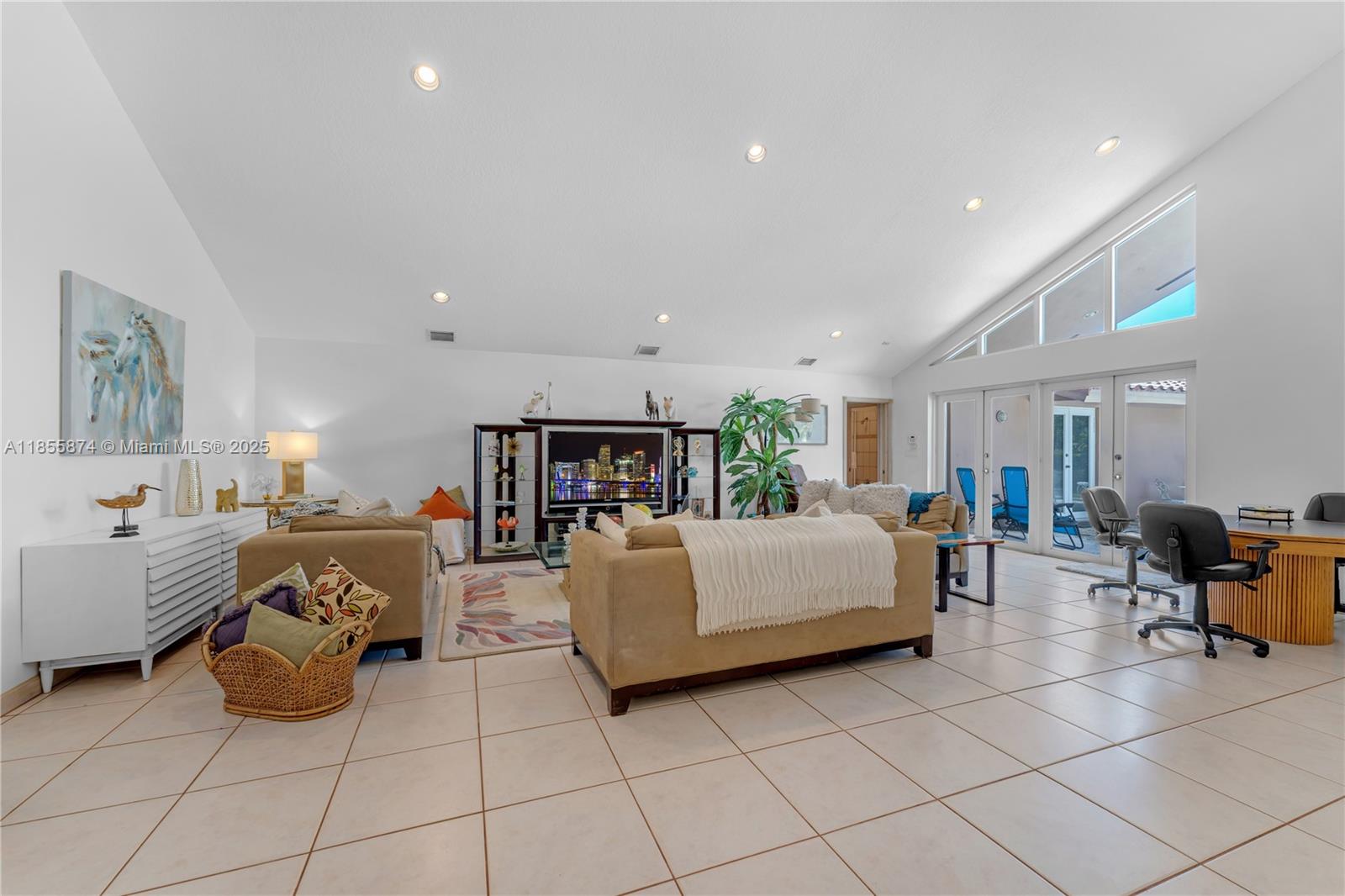 LUSIA R SUB - Residential