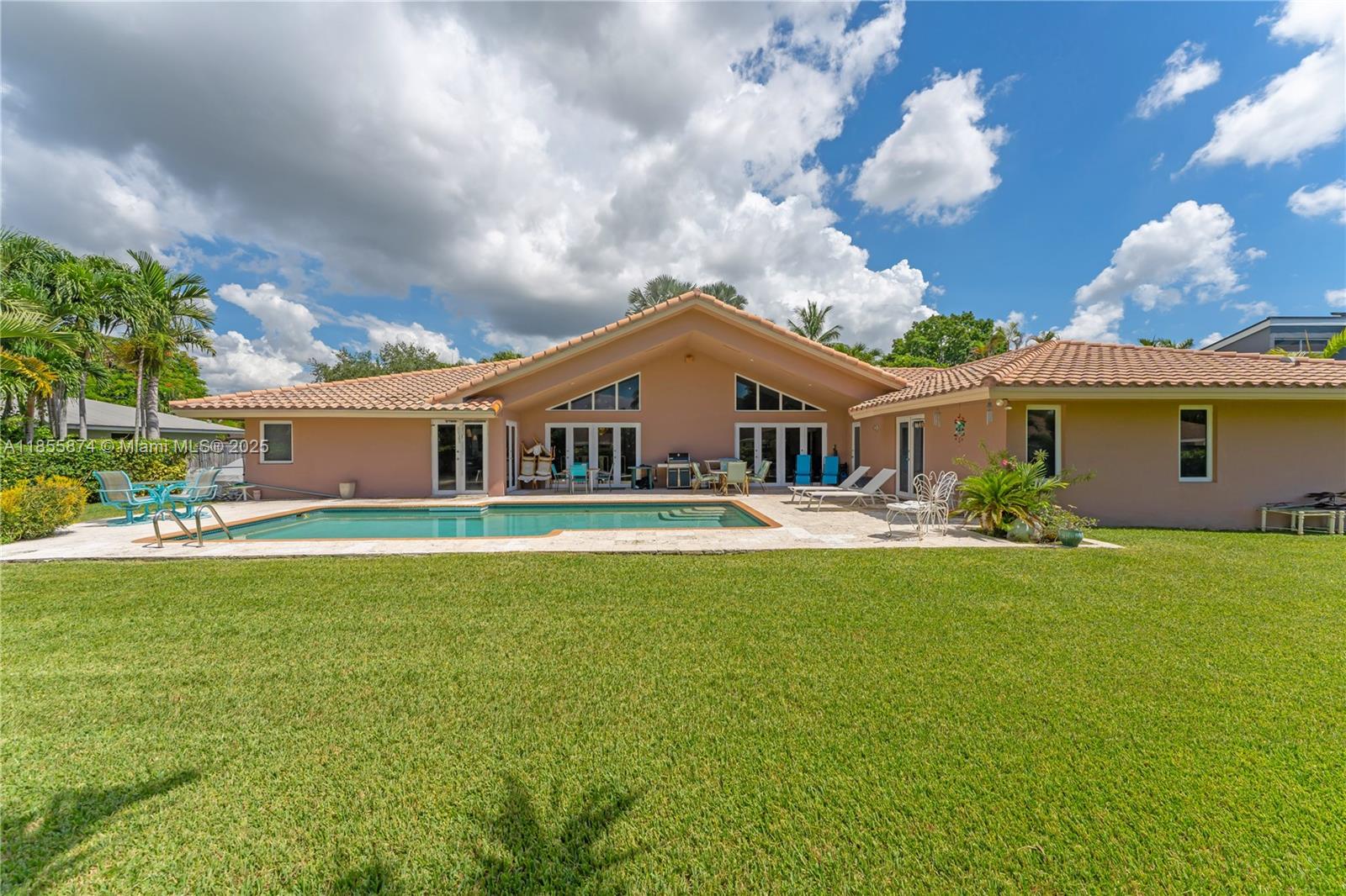 LUSIA R SUB - Residential