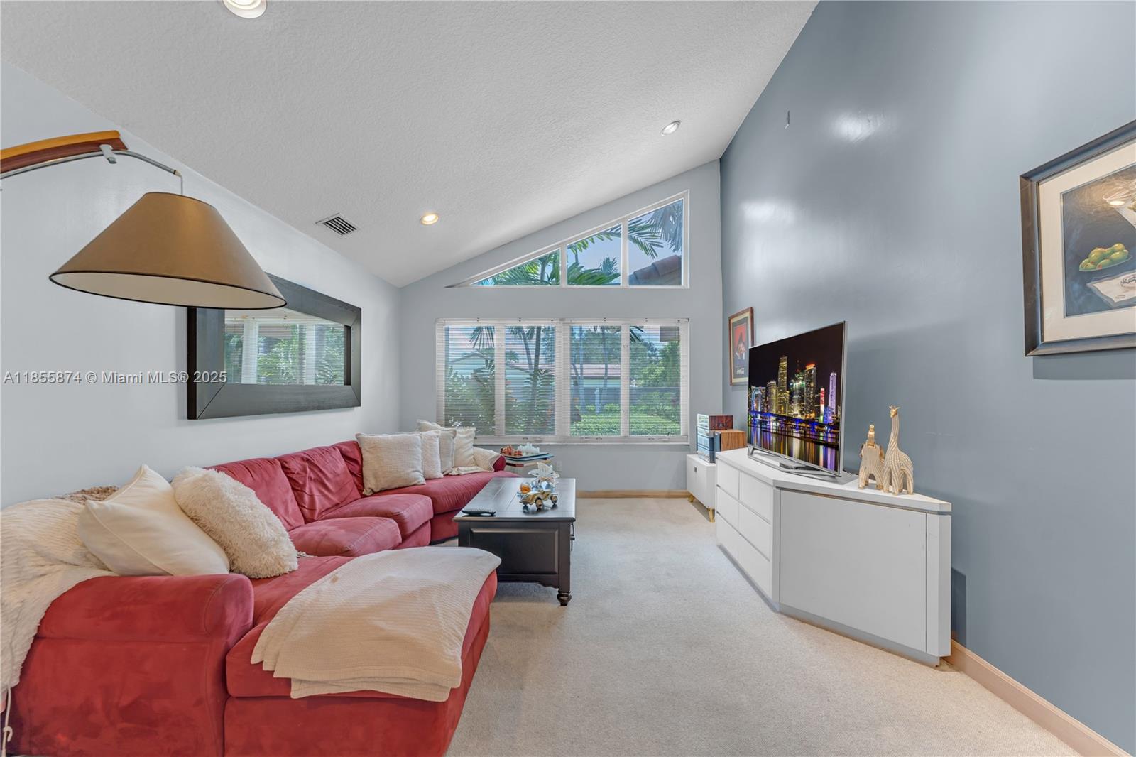 LUSIA R SUB - Residential