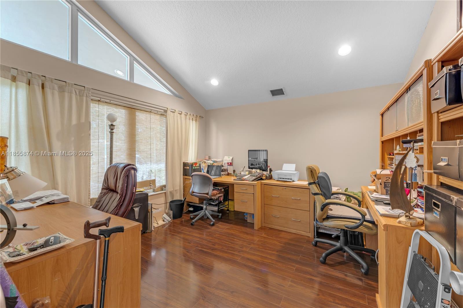 LUSIA R SUB - Residential