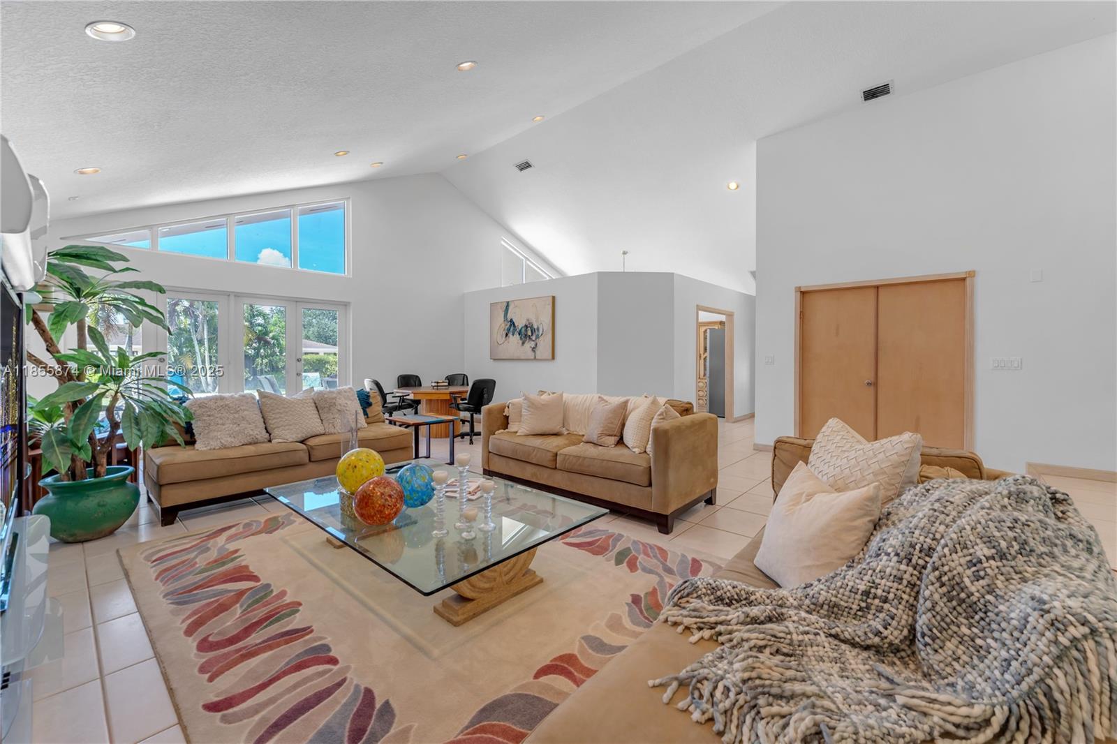 LUSIA R SUB - Residential