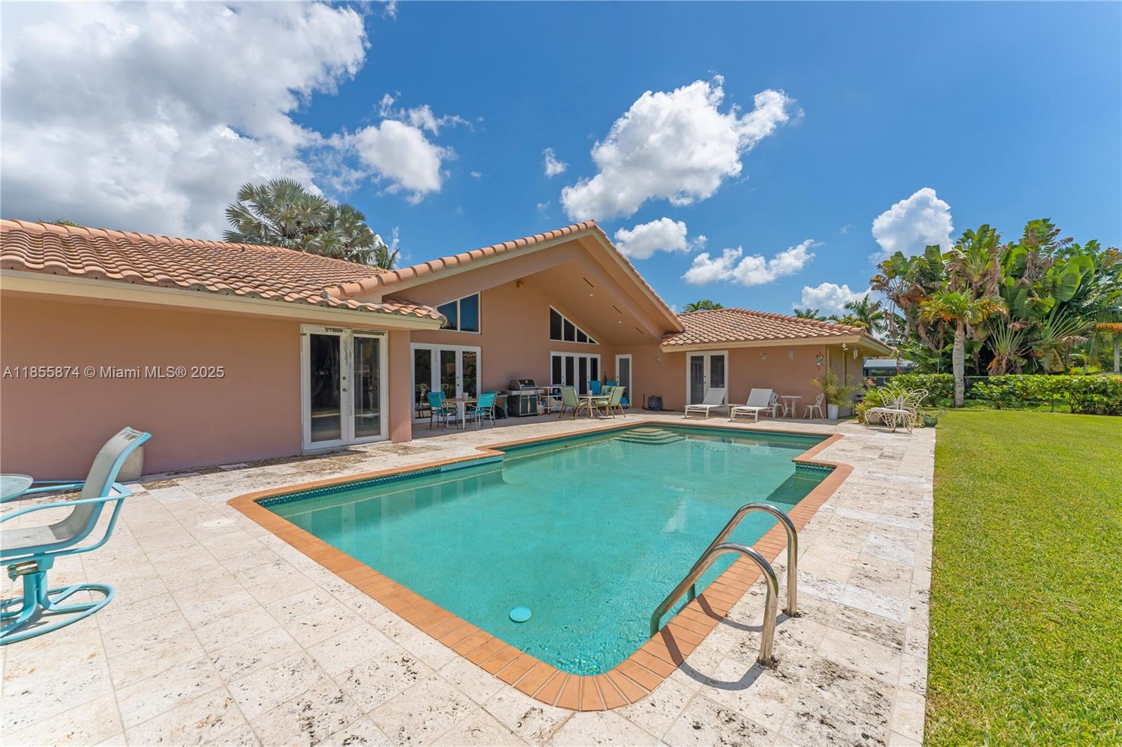 LUSIA R SUB - Residential