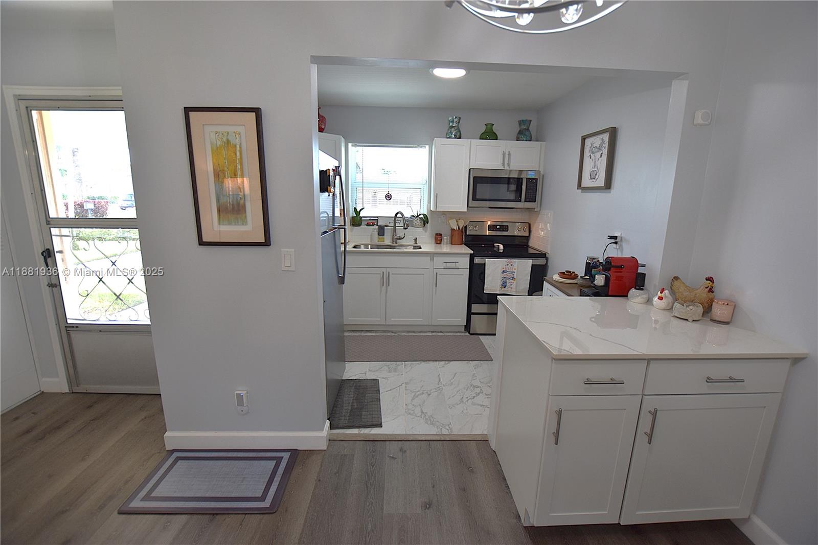 CRESTHAVEN VILLAS CONDO 3 - Residential
