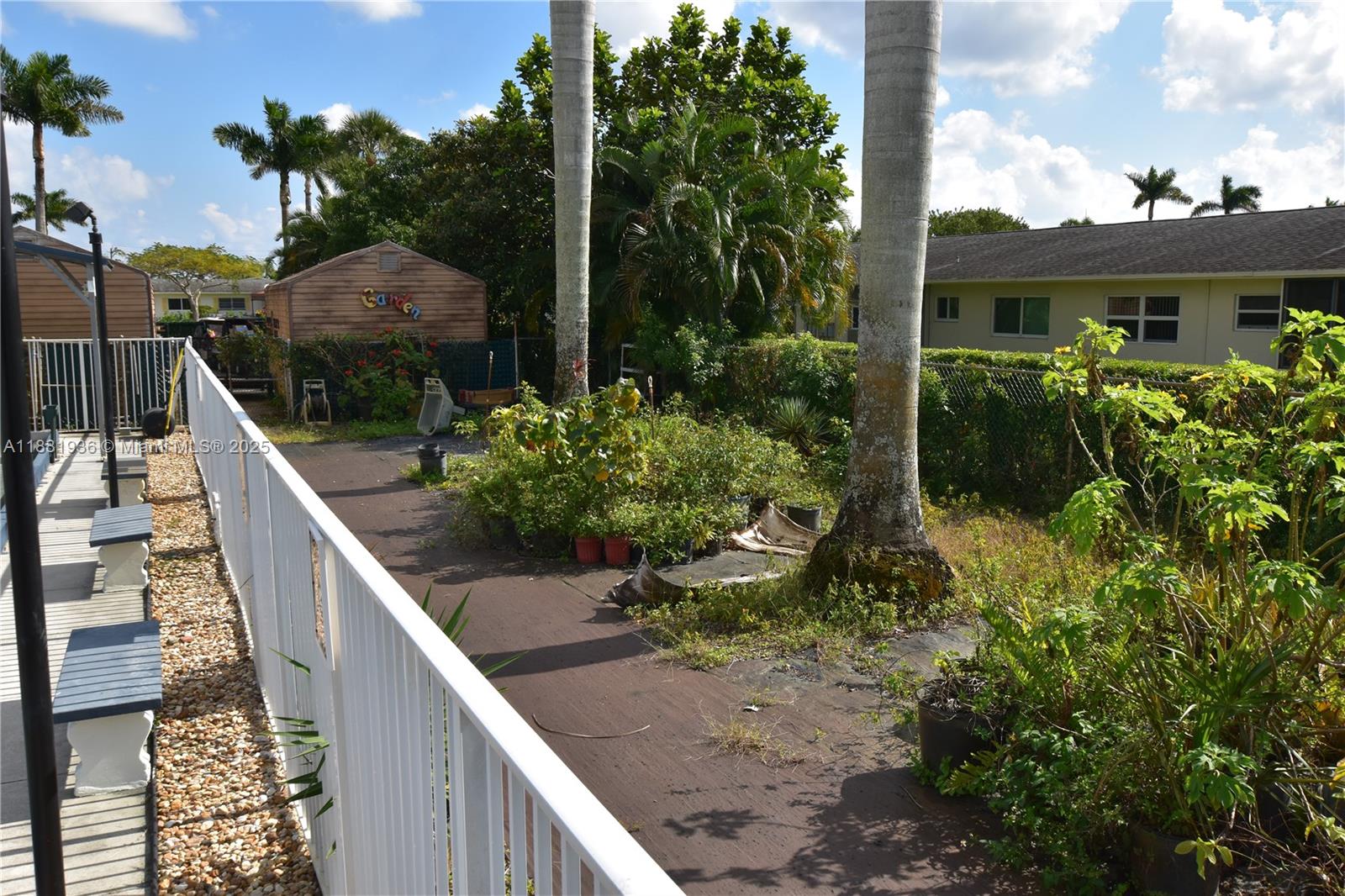 CRESTHAVEN VILLAS CONDO 3 - Residential