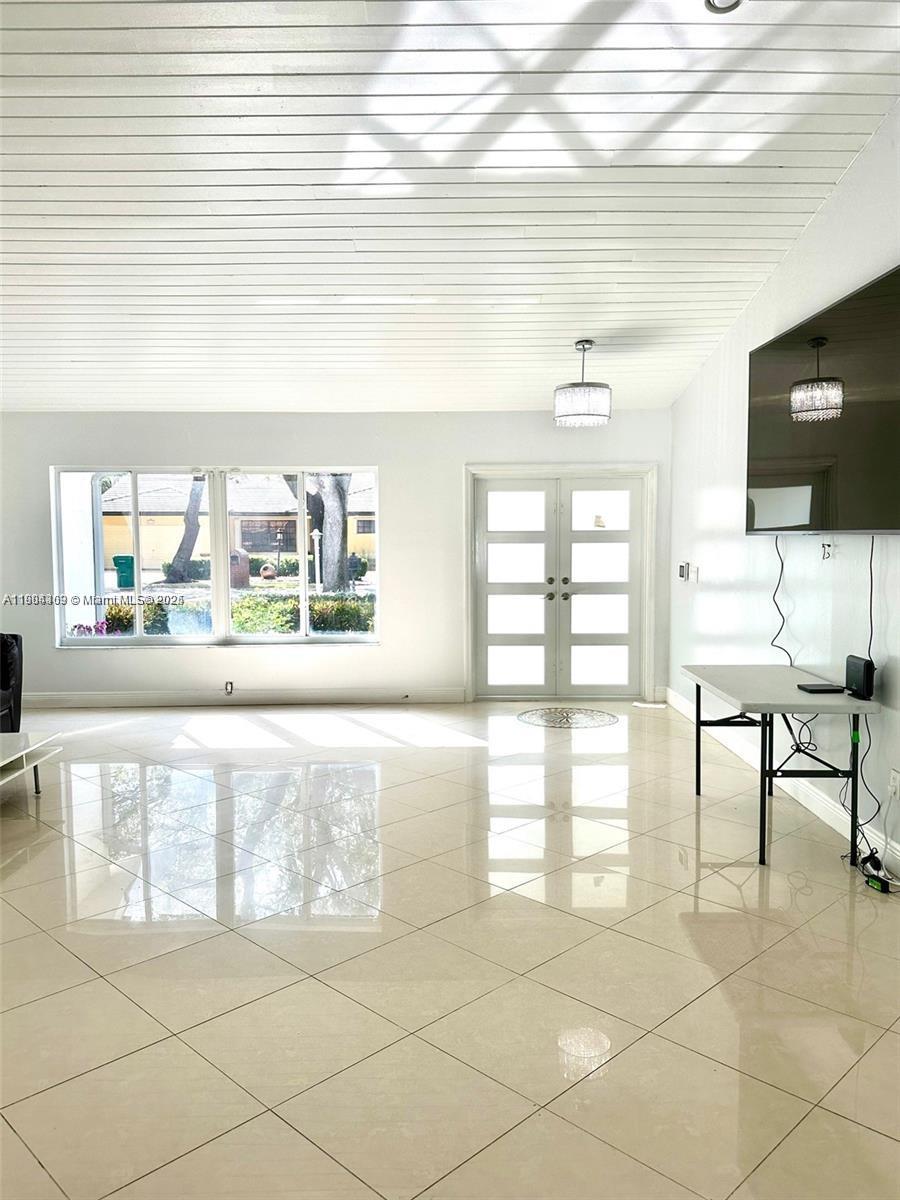 1ST ADDN TO ROYAL OAKS - Residential