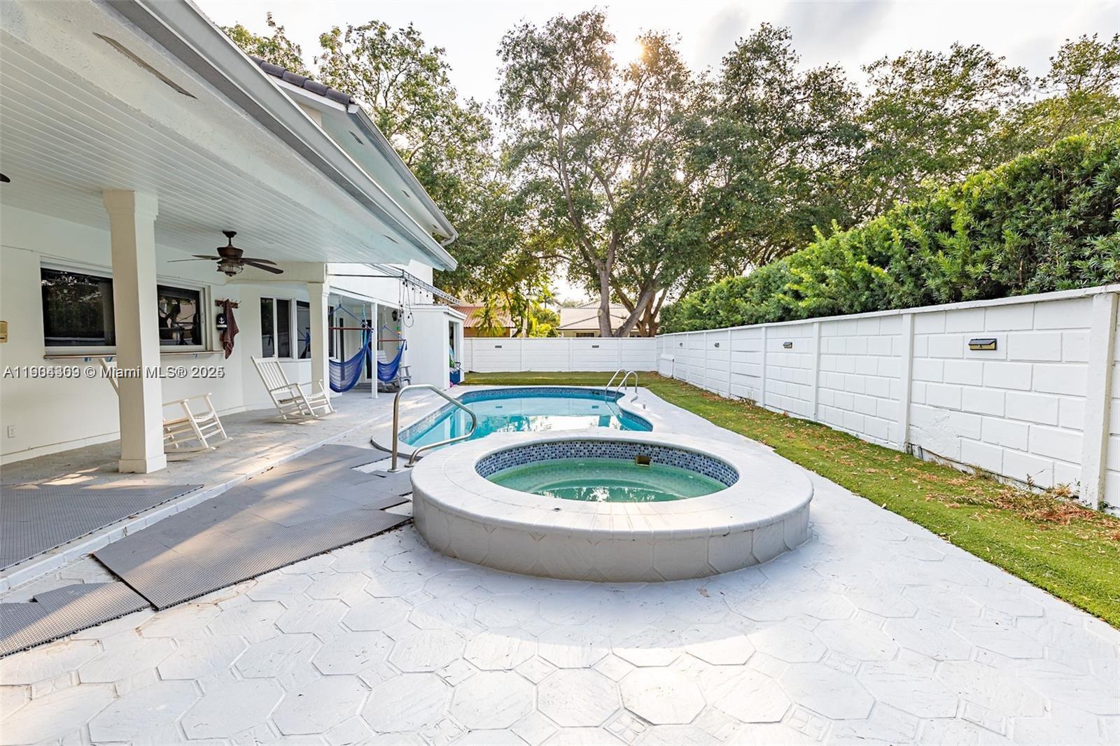 1ST ADDN TO ROYAL OAKS - Residential