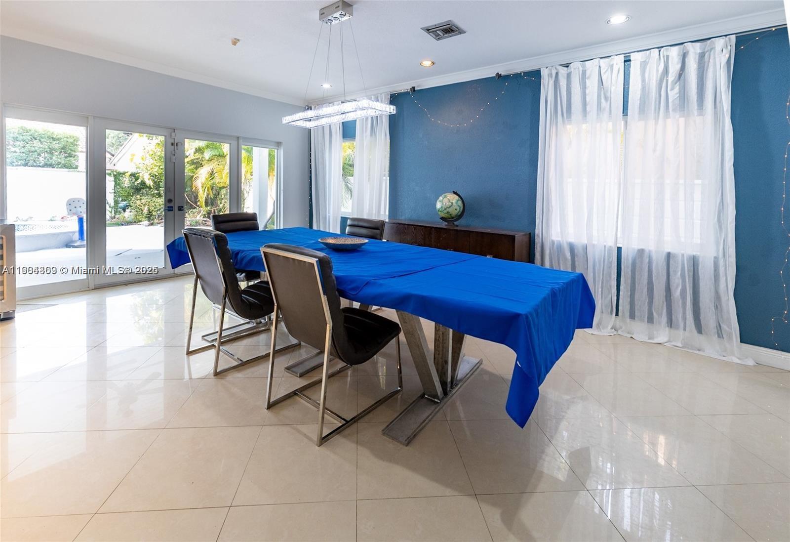 1ST ADDN TO ROYAL OAKS - Residential