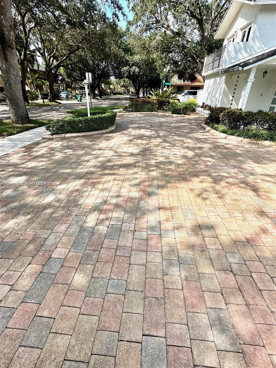 1ST ADDN TO ROYAL OAKS - Residential