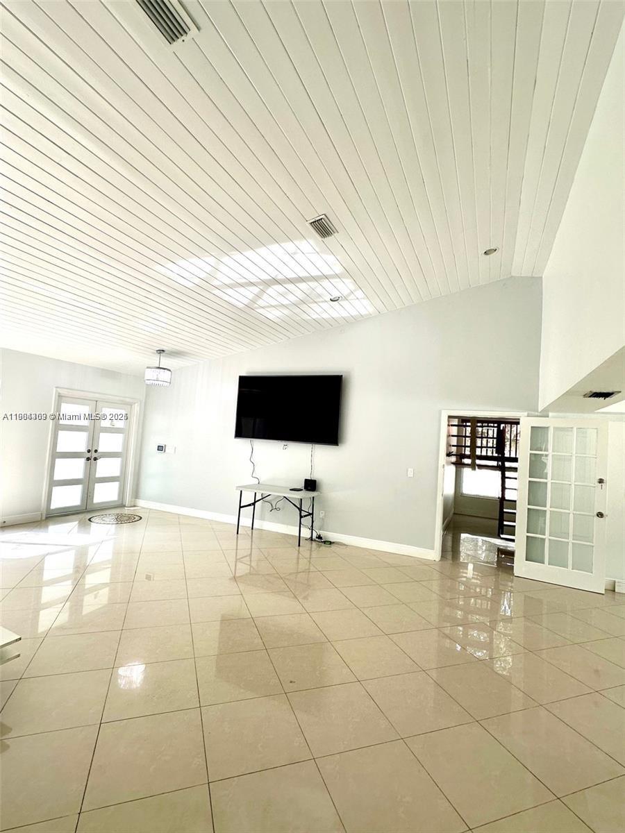 1ST ADDN TO ROYAL OAKS - Residential