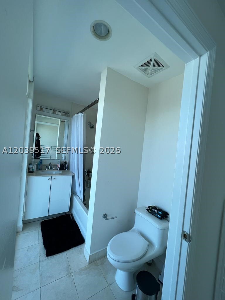 60 SW 13th St 2819