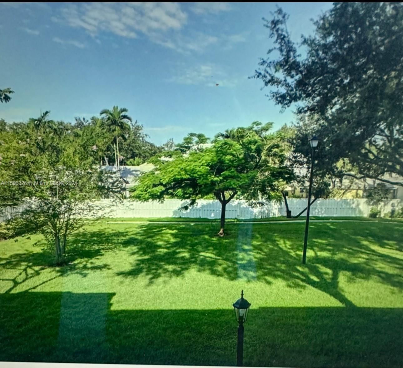 QUATRAINE AT JACARANDA GA - Residential