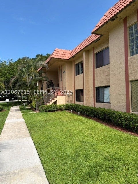 Photo of 164 Lakeview Dr #204, Weston, FL 33326 (MLS # A12067915)