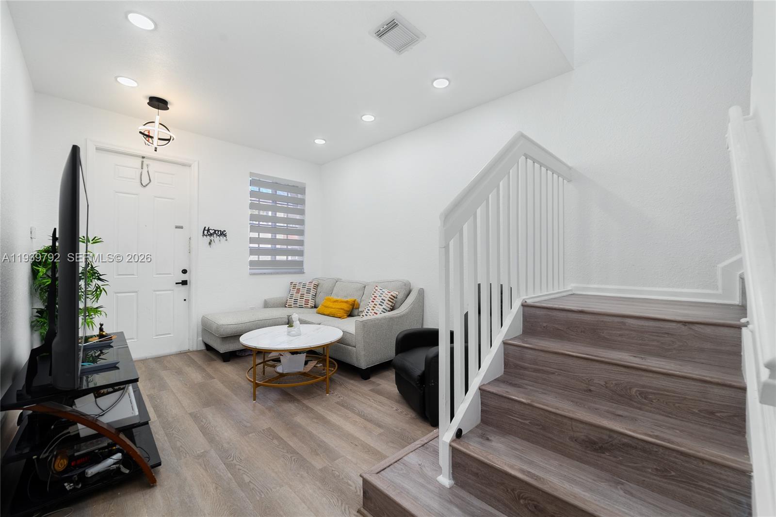 MAJORCA ISLES III CONDO - Residential