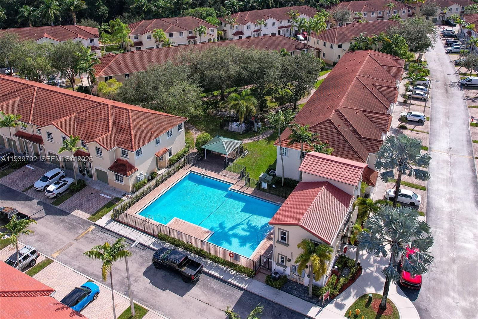 MAJORCA ISLES III CONDO - Residential