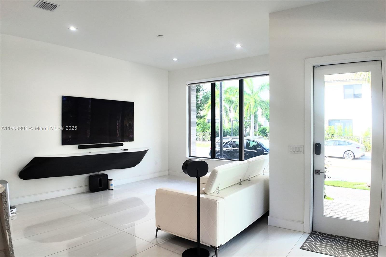 CANARIAS EAST - Residential