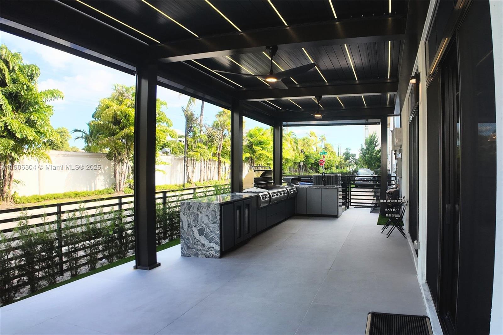 CANARIAS EAST - Residential