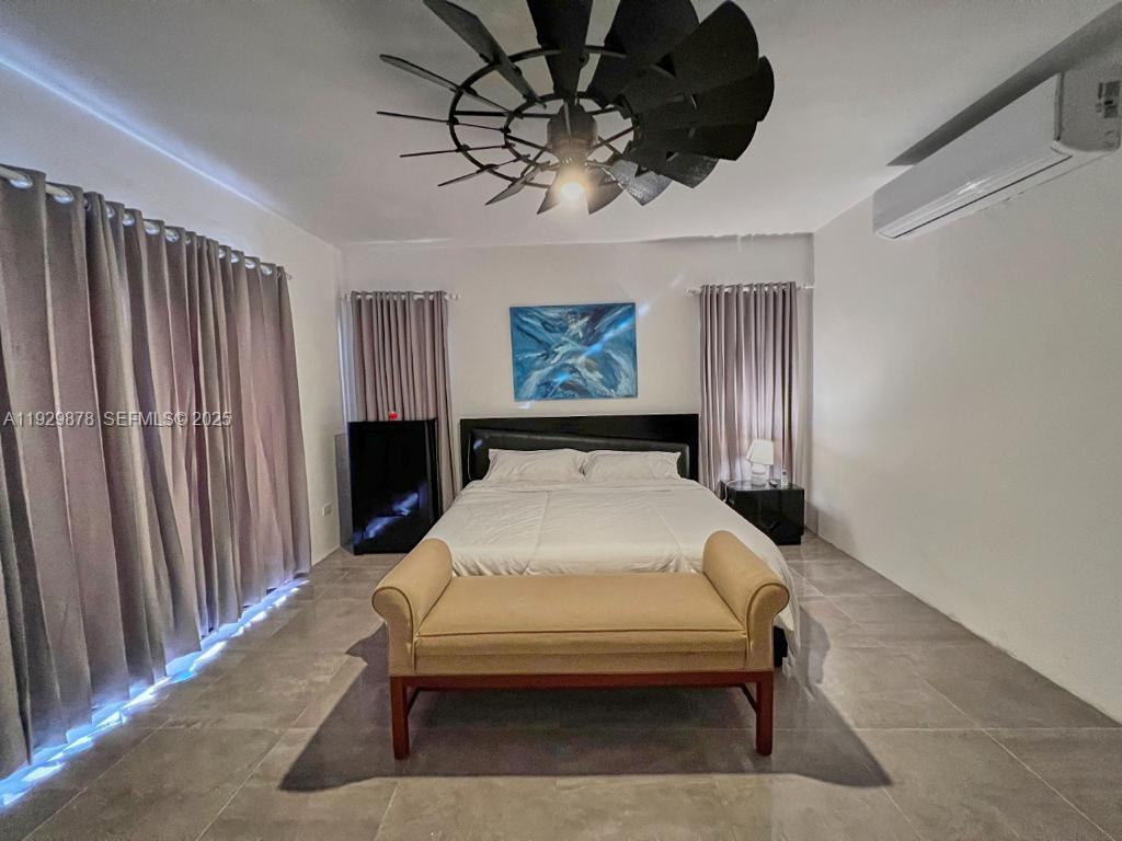 Playa Caleta - Residential