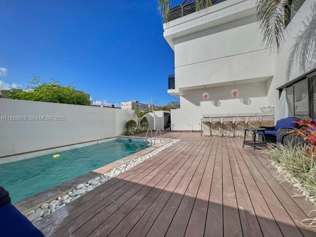 Playa Caleta - Residential