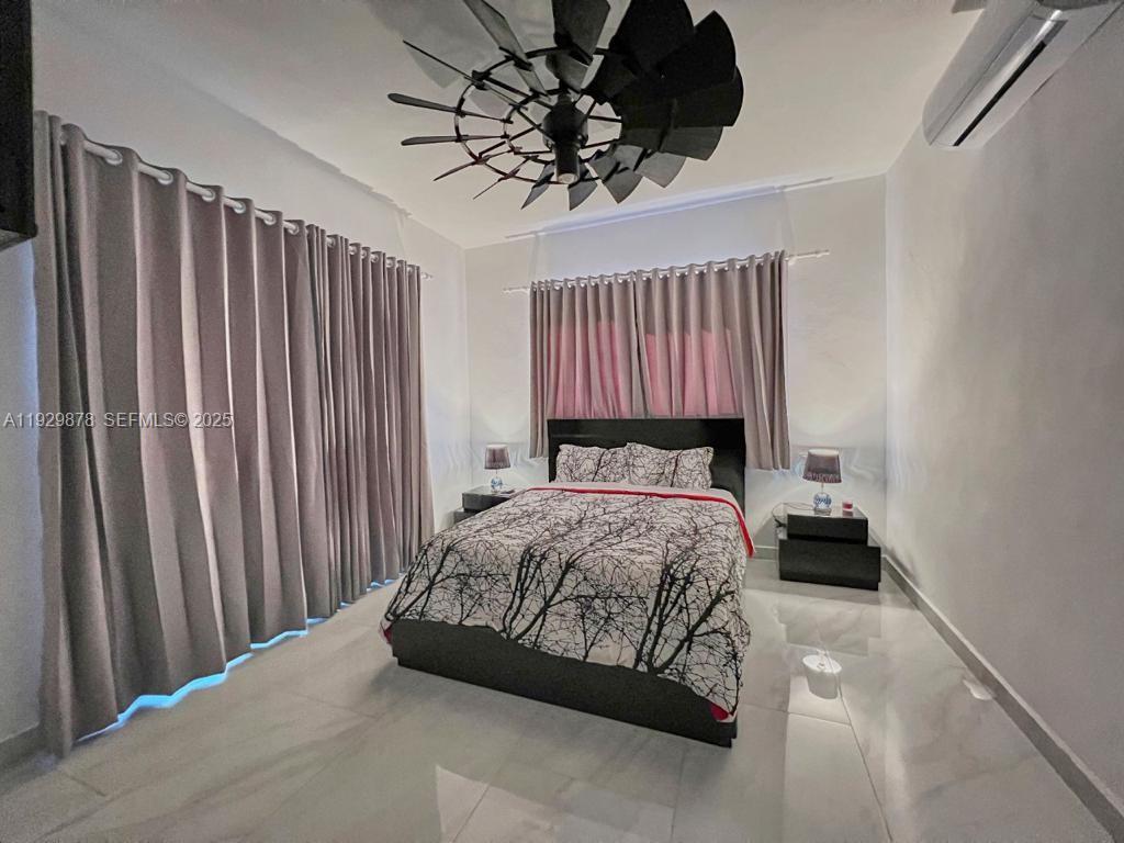 Playa Caleta - Residential