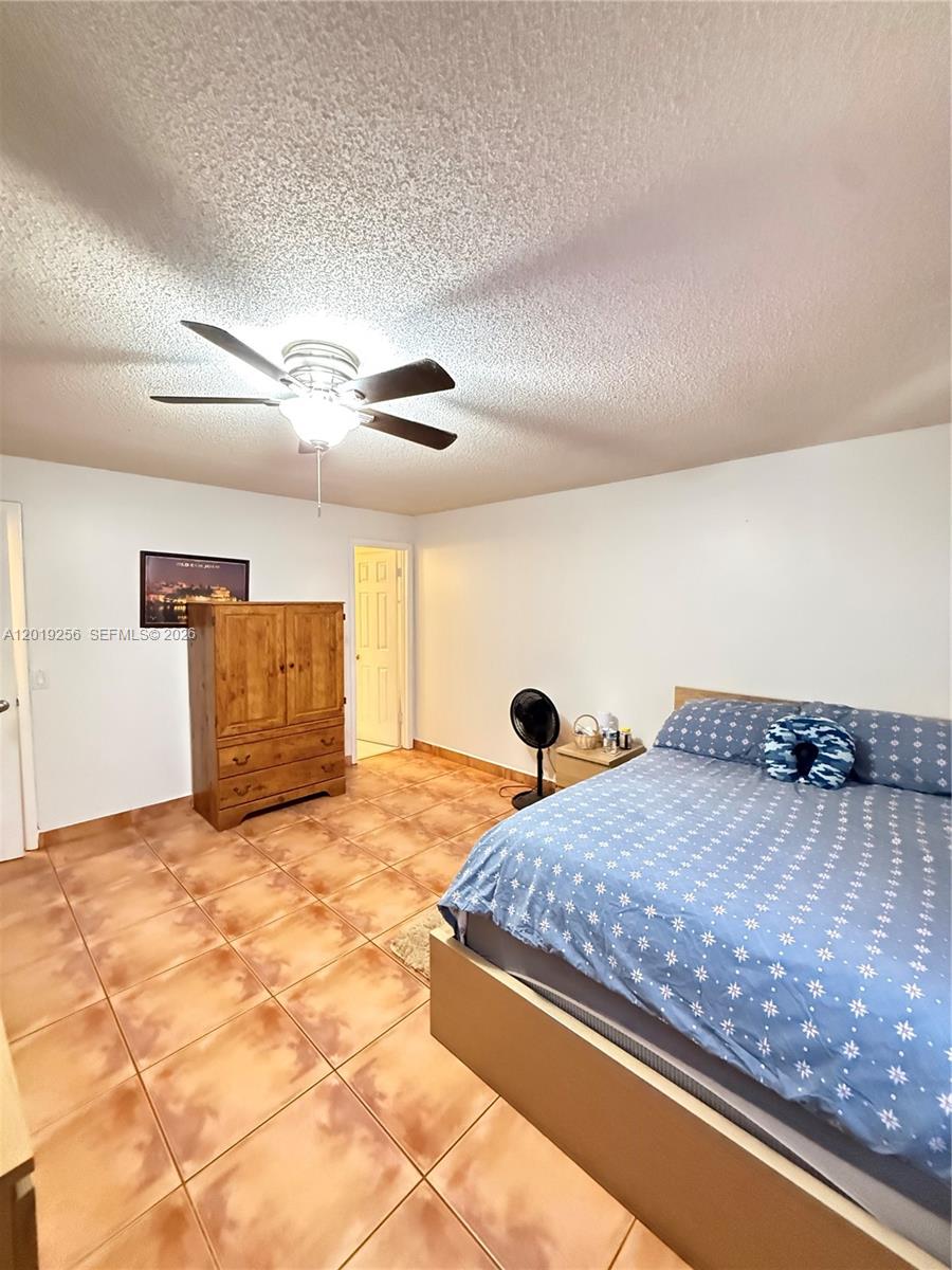SOUTH LAKE VILLAS CONDO - Residential