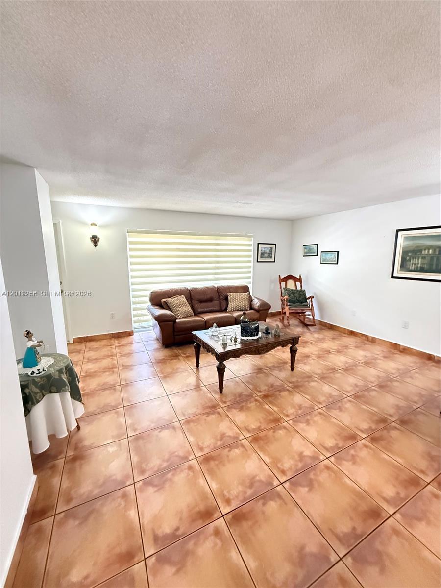 SOUTH LAKE VILLAS CONDO - Residential