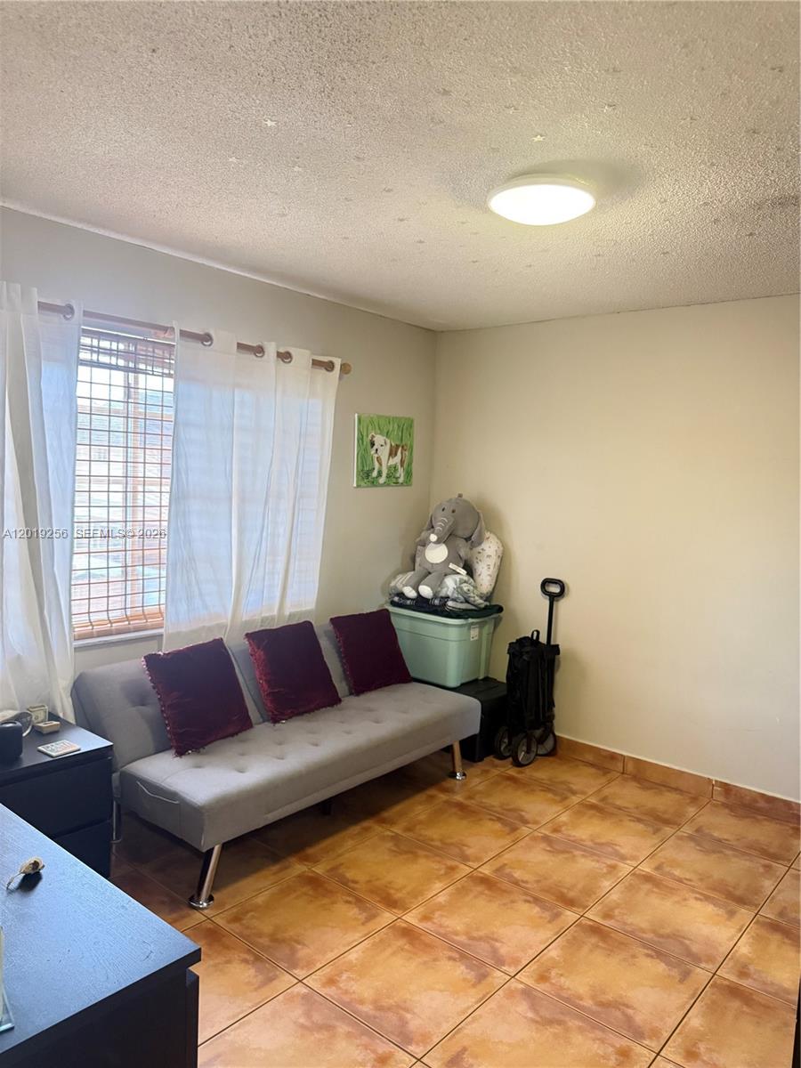 SOUTH LAKE VILLAS CONDO - Residential