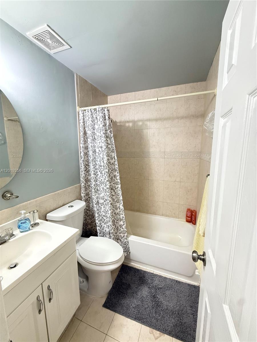 SOUTH LAKE VILLAS CONDO - Residential