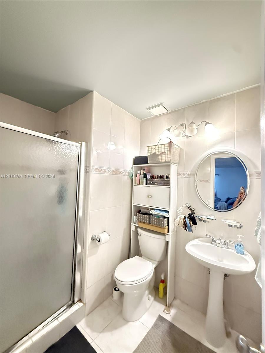 SOUTH LAKE VILLAS CONDO - Residential