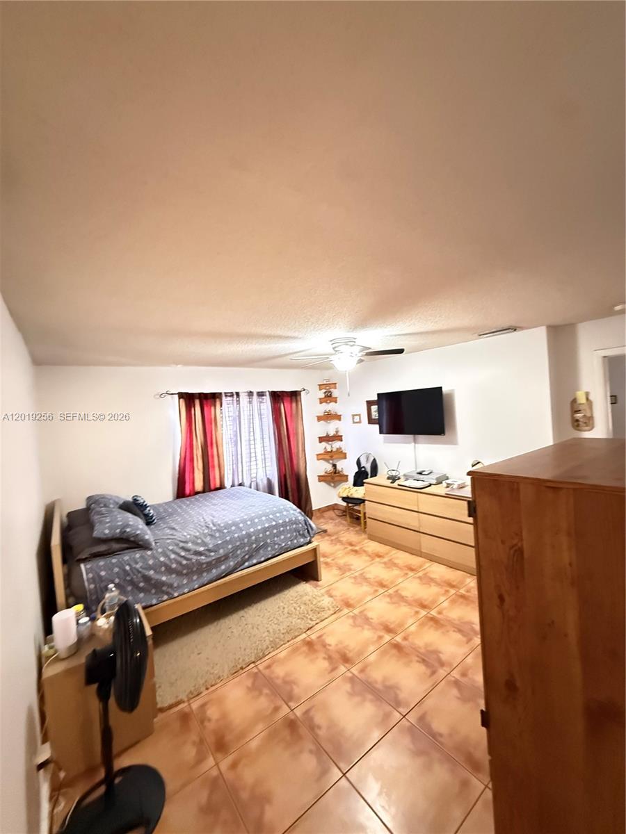 SOUTH LAKE VILLAS CONDO - Residential