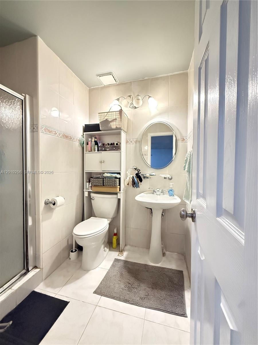 SOUTH LAKE VILLAS CONDO - Residential