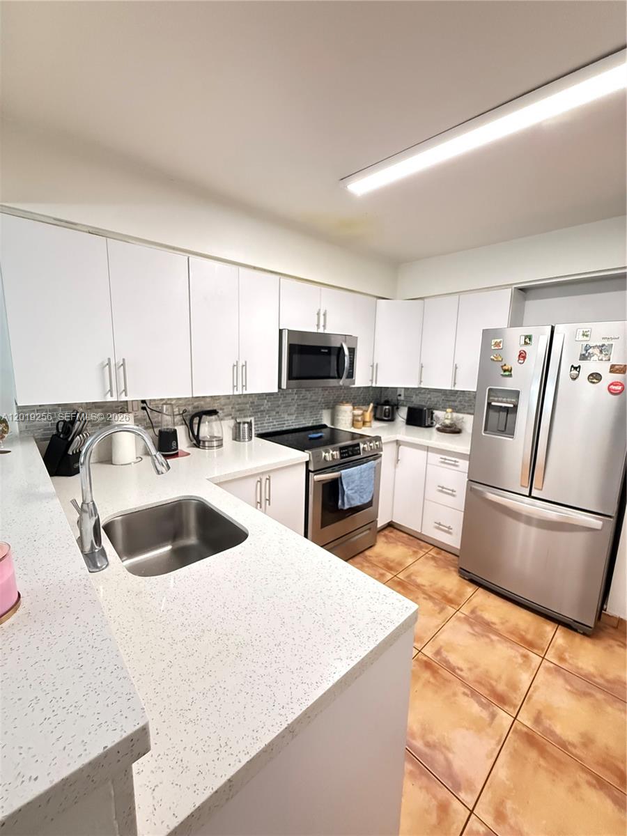 SOUTH LAKE VILLAS CONDO - Residential